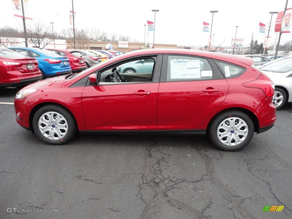 2012 Focus SE 5-Door - Red Candy Metallic / Stone photo #2