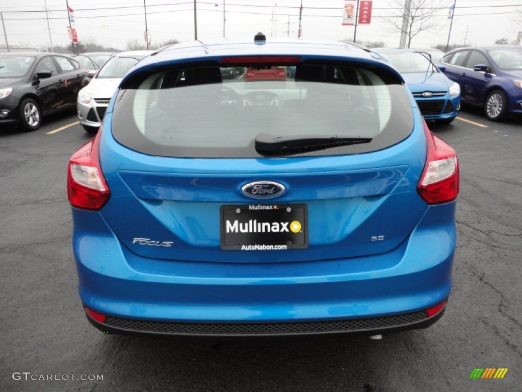 2012 Focus SE 5-Door - Blue Candy Metallic / Charcoal Black photo #4