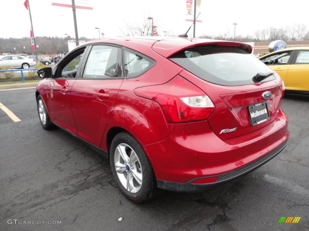 2012 Focus SE Sport 5-Door - Red Candy Metallic / Two-Tone Sport photo #3