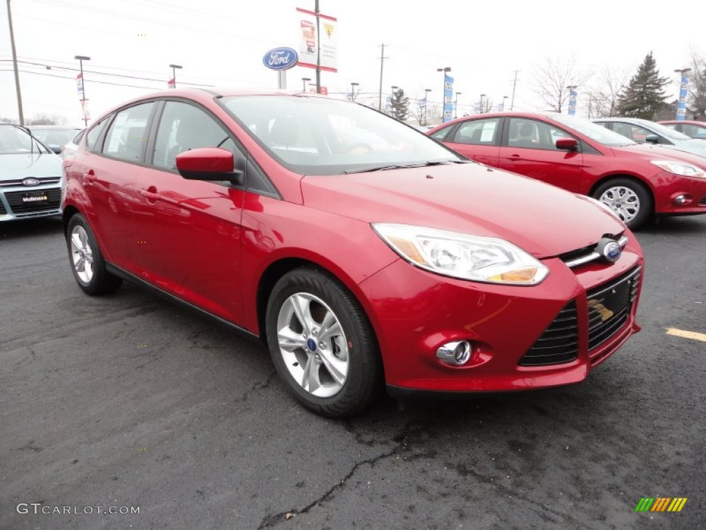 2012 Focus SE Sport 5-Door - Red Candy Metallic / Two-Tone Sport photo #7