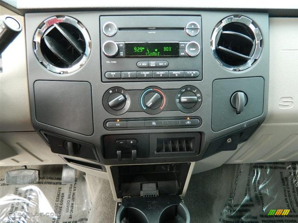 2010 Ford F250 Super Duty XLT Crew Cab Controls Photo #60096507