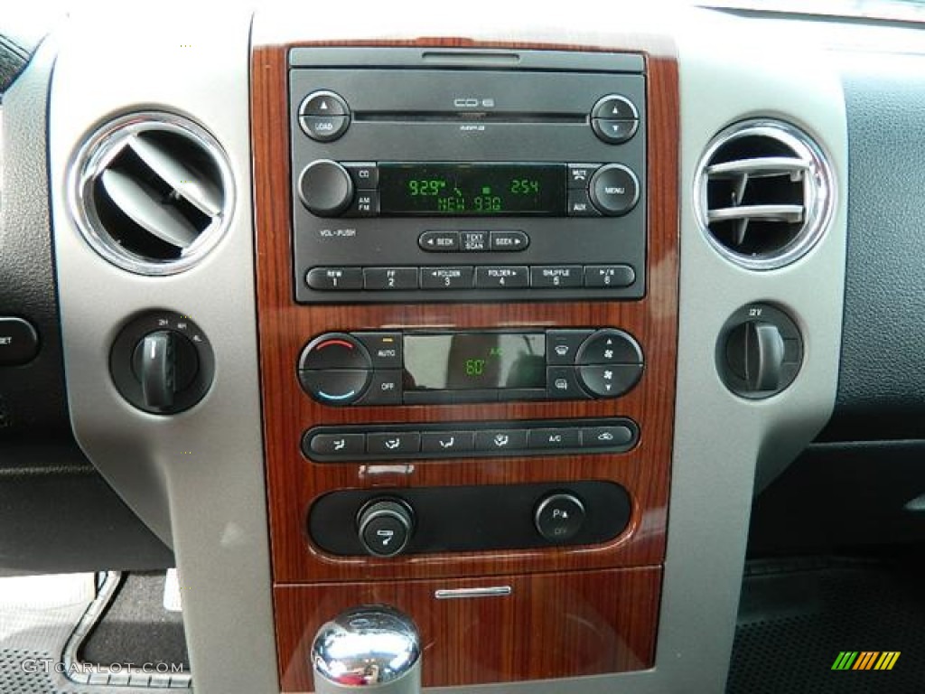 2007 Ford F150 Lariat SuperCrew 4x4 Controls Photo #60097974