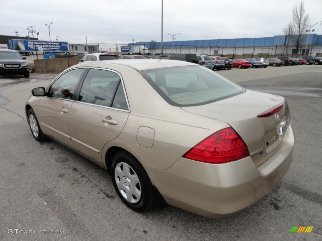 2006 Accord LX Sedan - Desert Mist Metallic / Ivory photo #3