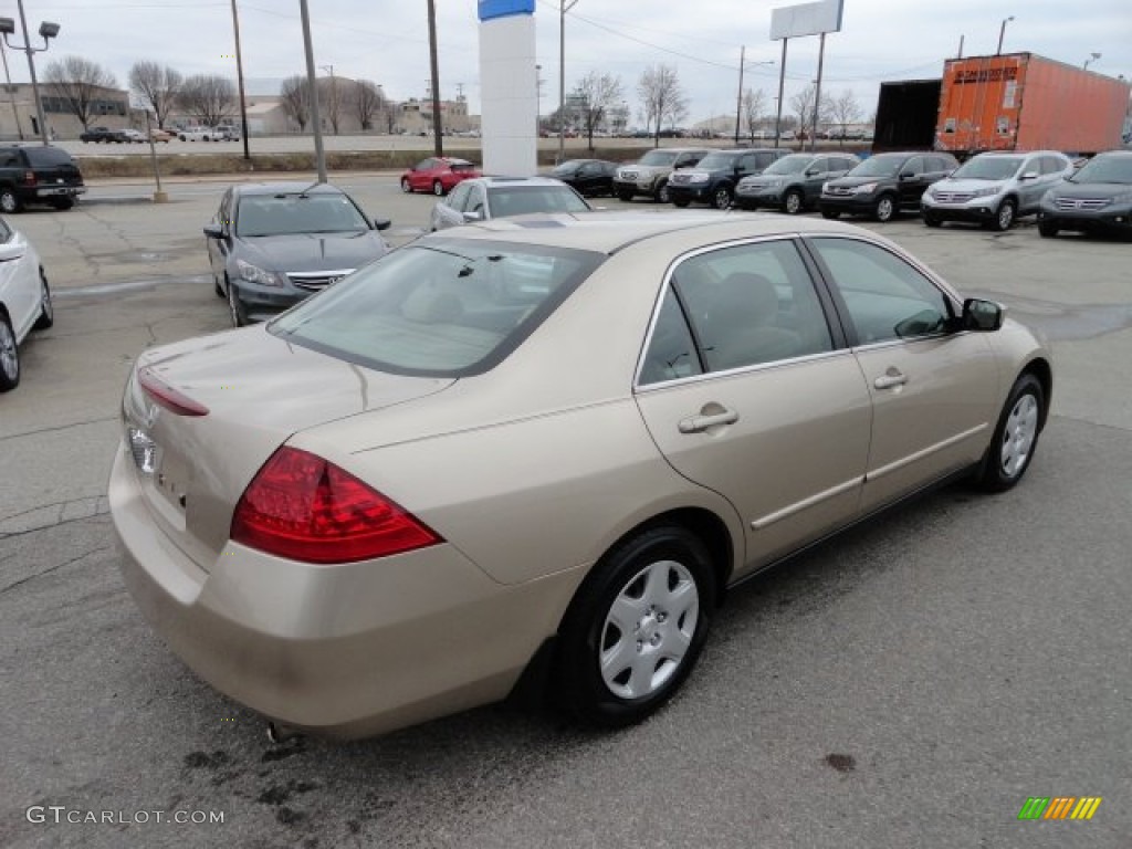 2006 Accord LX Sedan - Desert Mist Metallic / Ivory photo #5
