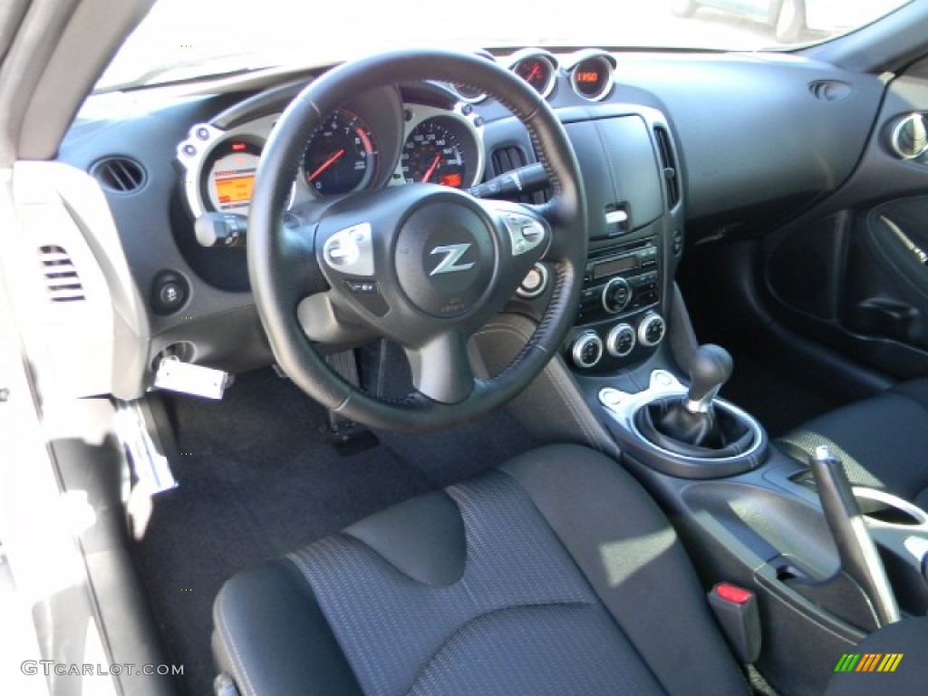 Black Interior 2011 Nissan 370Z Coupe Photo #60100173