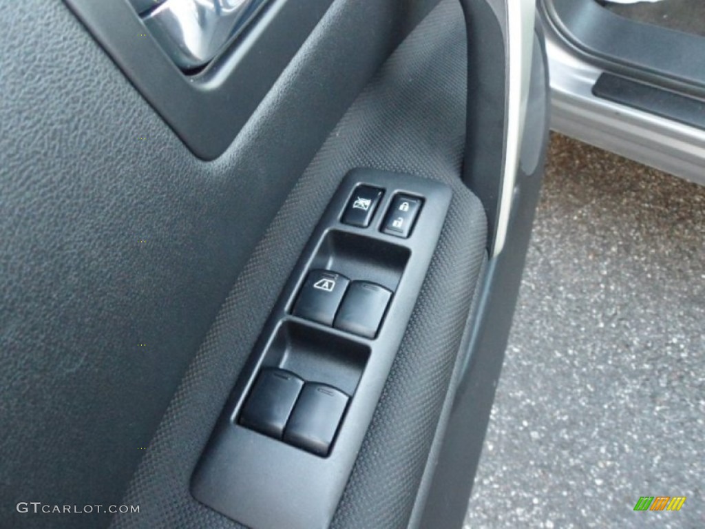 2011 Rogue S AWD - Platinum Graphite / Black photo #10