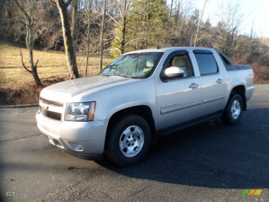 Silver Birch Metallic Chevrolet Avalanche