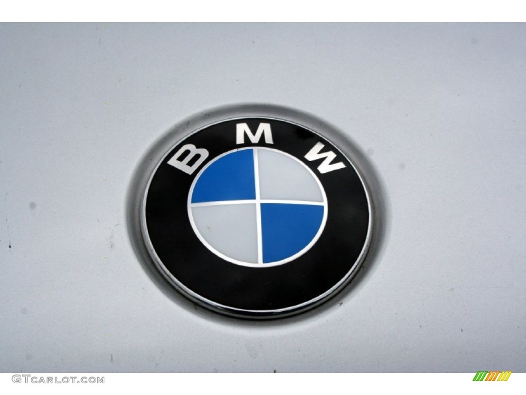 2006 BMW X3 3.0i Marks and Logos Photos