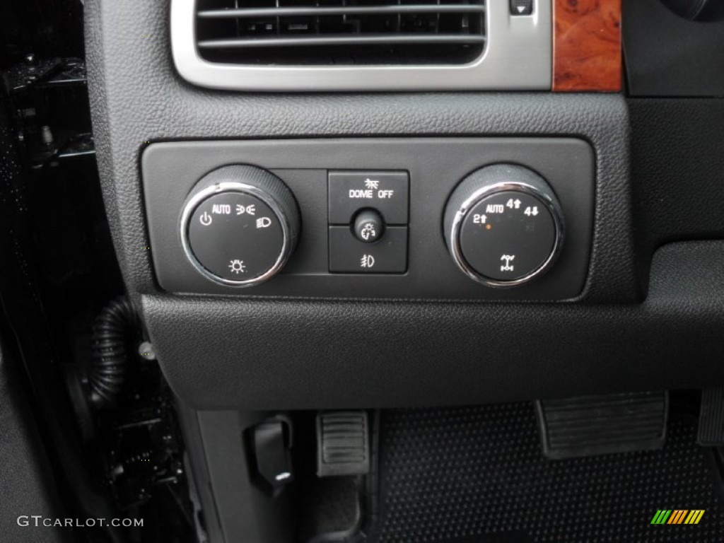 2012 Chevrolet Suburban LT 4x4 Controls Photo #60106086