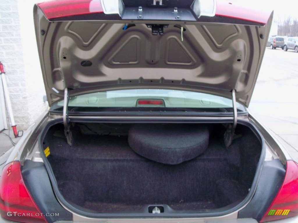 2003 Mercury Grand Marquis GS Trunk Photo #60107025