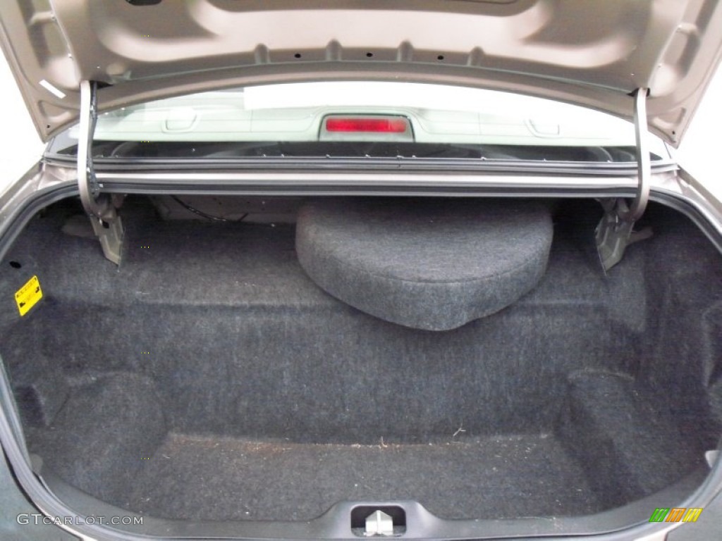 2003 Mercury Grand Marquis GS Trunk Photo #60107031
