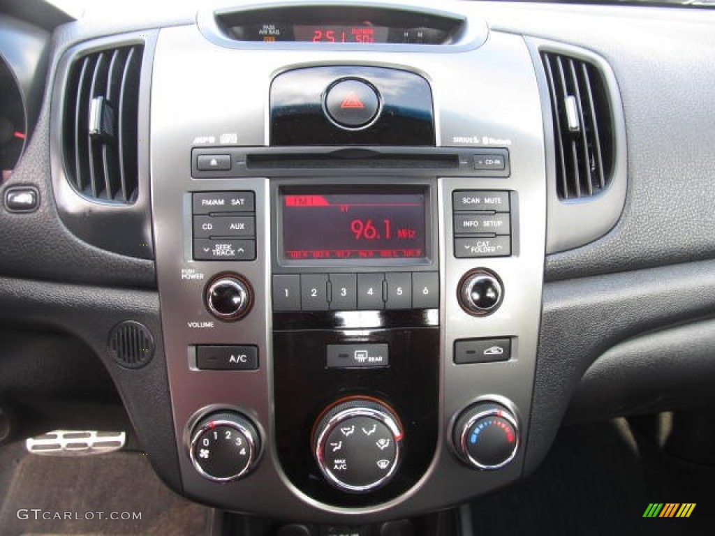 2011 Kia Forte SX Controls Photo #60109518