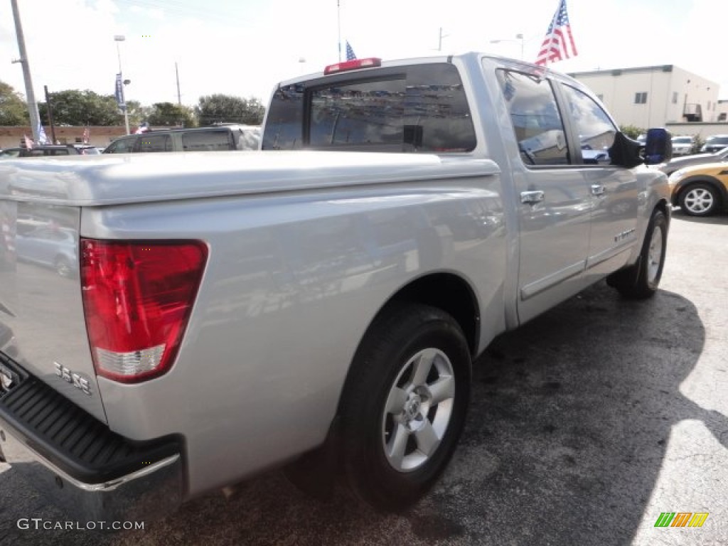 2007 Titan SE Crew Cab - Radiant Silver / Graphite Black/Titanium photo #4