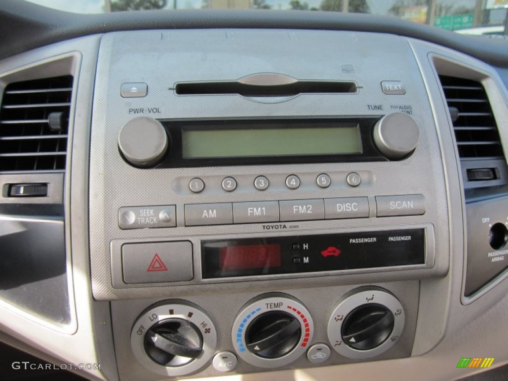 2006 Toyota Tacoma V6 PreRunner TRD Sport Access Cab Controls Photo #60114894