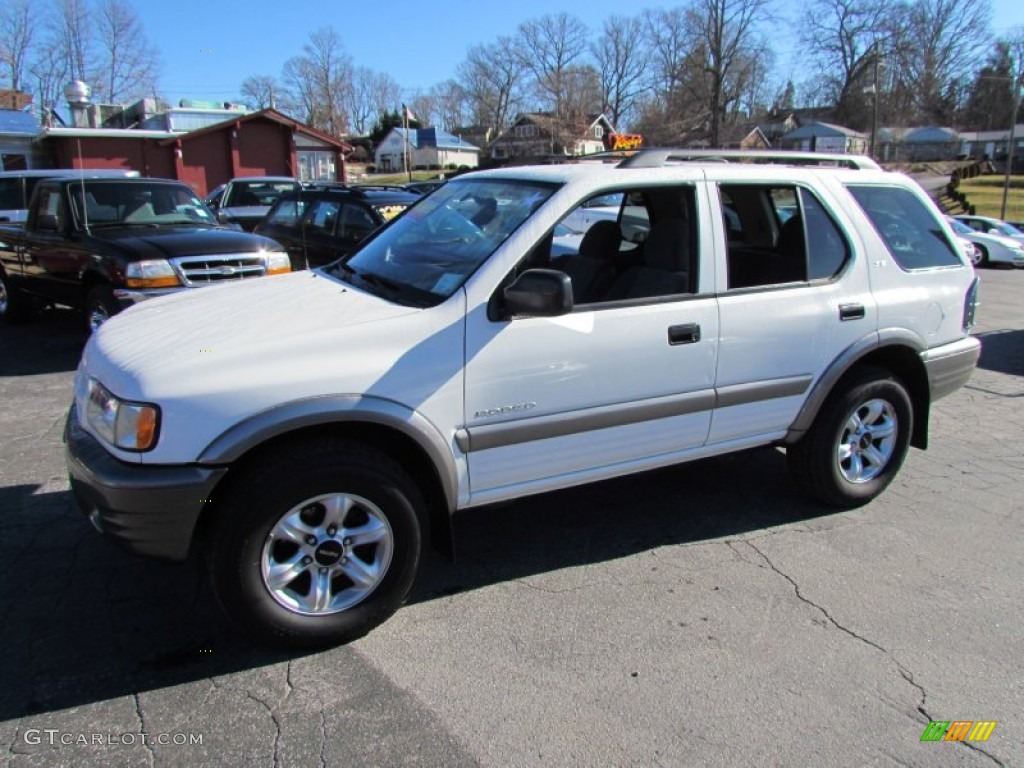 2002 Rodeo SE - Alpine White / Gray photo #10