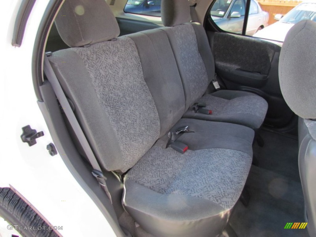 2002 Rodeo SE - Alpine White / Gray photo #25