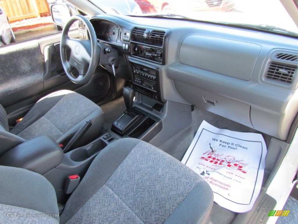 2002 Rodeo SE - Alpine White / Gray photo #29