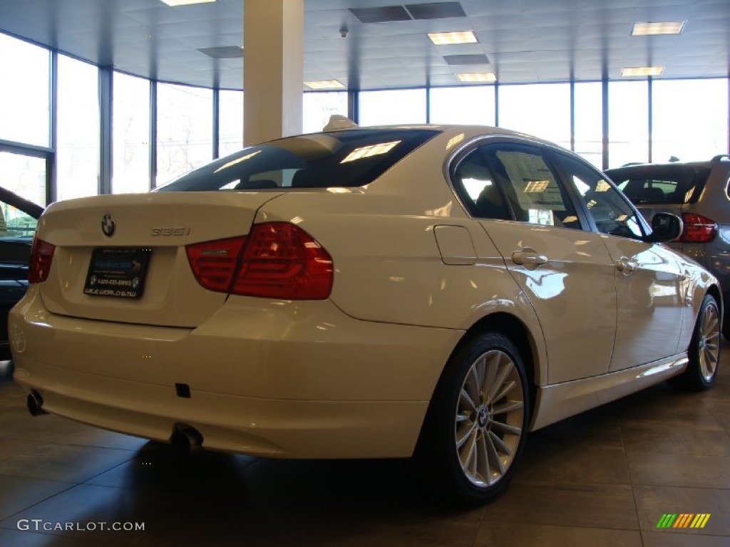 2011 3 Series 335i xDrive Sedan - Alpine White / Black photo #6