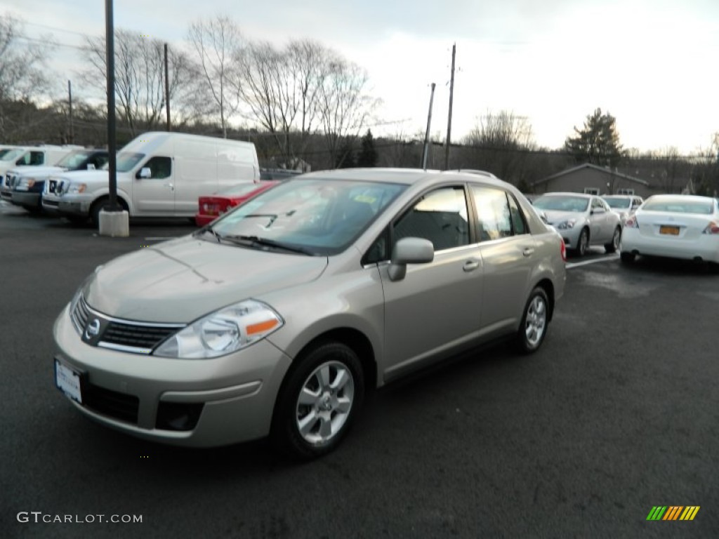 2008 Versa 1.8 SL Sedan - Sandstone Metallic / Beige photo #1