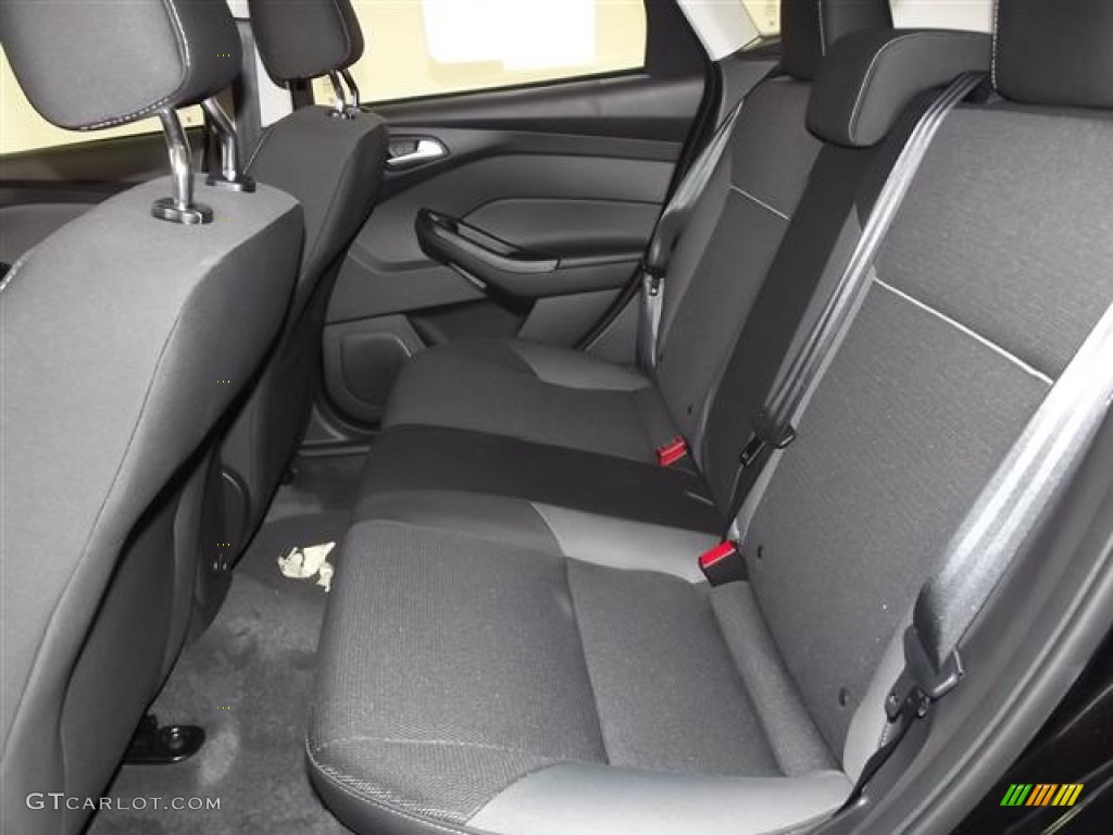 Charcoal Black Interior 2012 Ford Focus SE 5-Door Photo #60122274