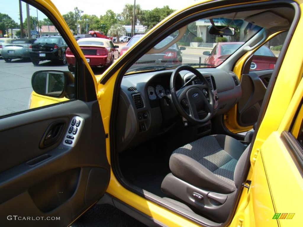 2003 Escape XLT V6 4WD - Chrome Yellow Metallic / Ebony Black photo #9