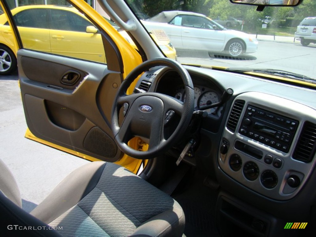 2003 Escape XLT V6 4WD - Chrome Yellow Metallic / Ebony Black photo #19
