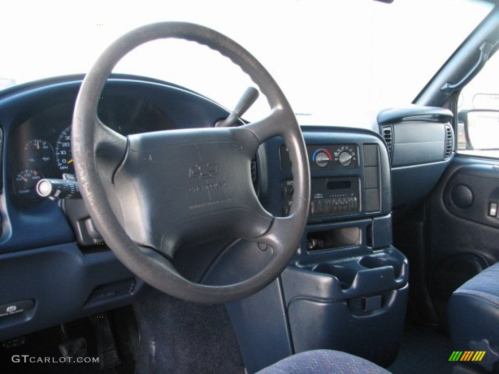 1998 Astro LS Passenger Van - White / Navy photo #7