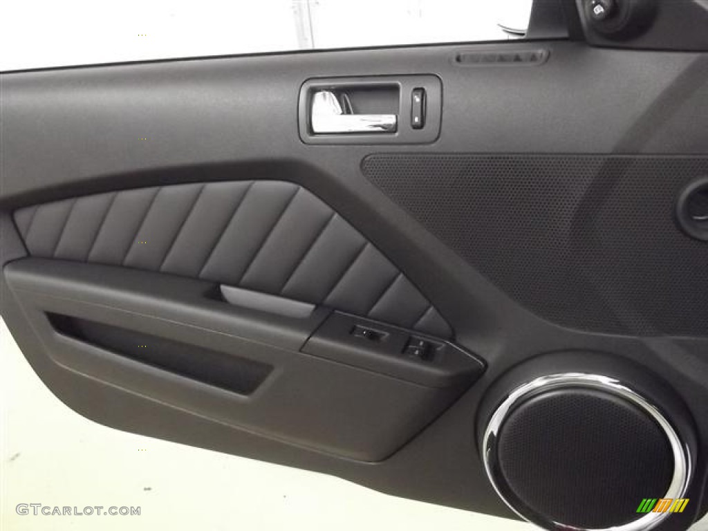 2012 Ford Mustang V6 Premium Convertible Charcoal Black Door Panel Photo #60126806