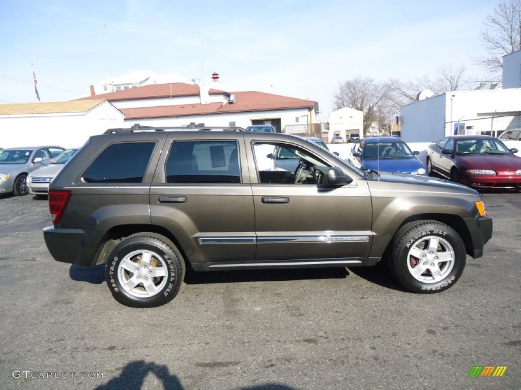 Dark Khaki Pearl 2006 Jeep Grand Cherokee Laredo 4x4 Exterior Photo #60127674