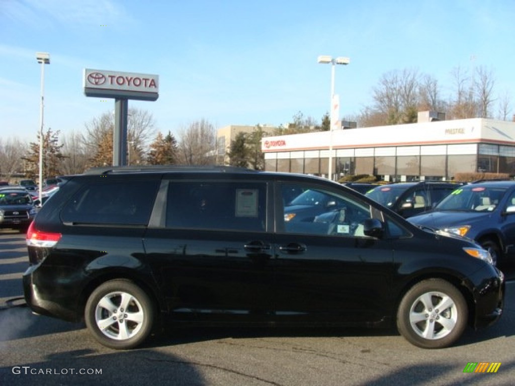 2011 Sienna LE - Black / Light Gray photo #1