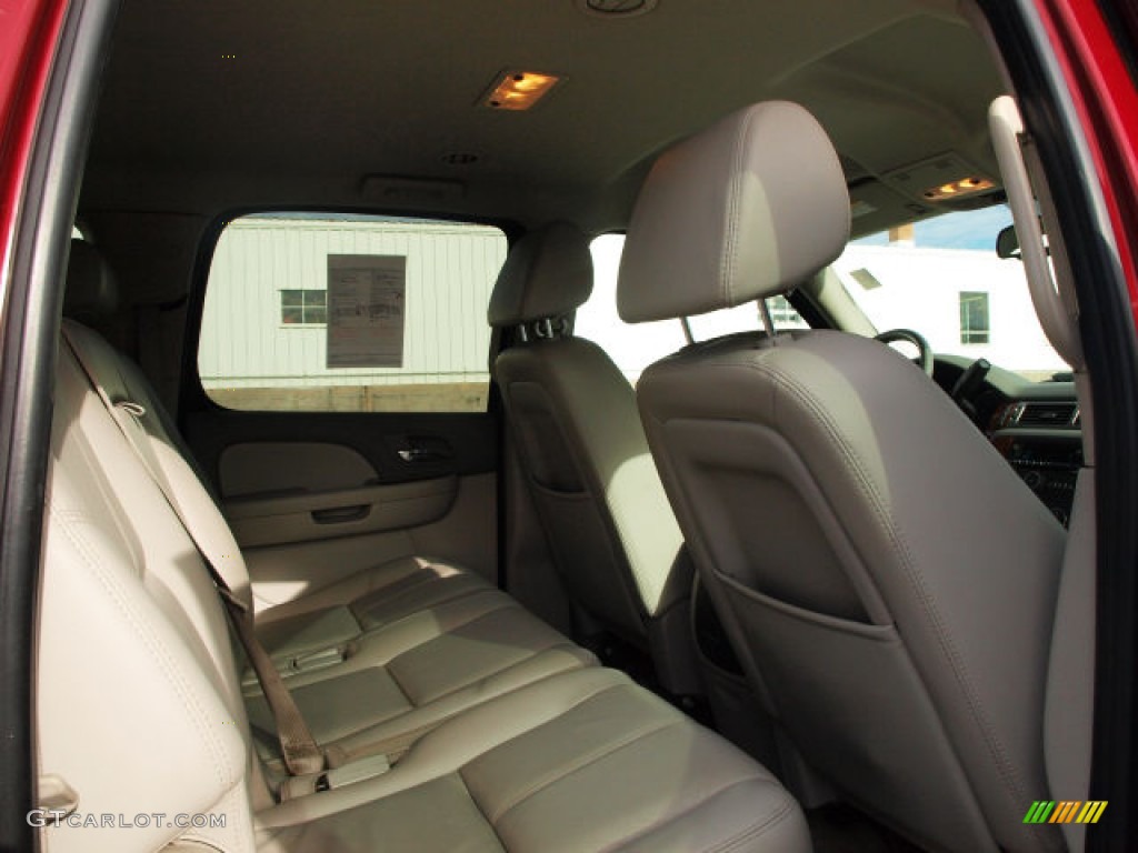 2007 Suburban 1500 LT 4x4 - Sport Red Metallic / Light Titanium/Dark Titanium photo #4