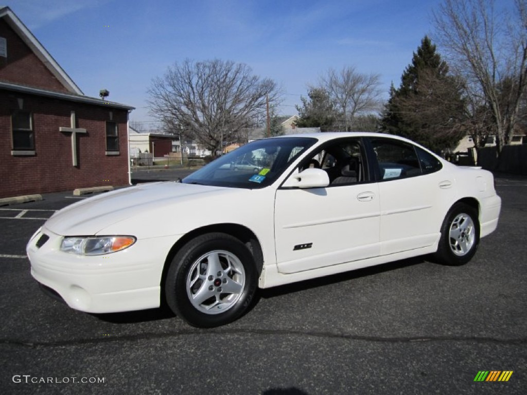 2002 Grand Prix GTP Sedan - Ivory White / Gray photo #1