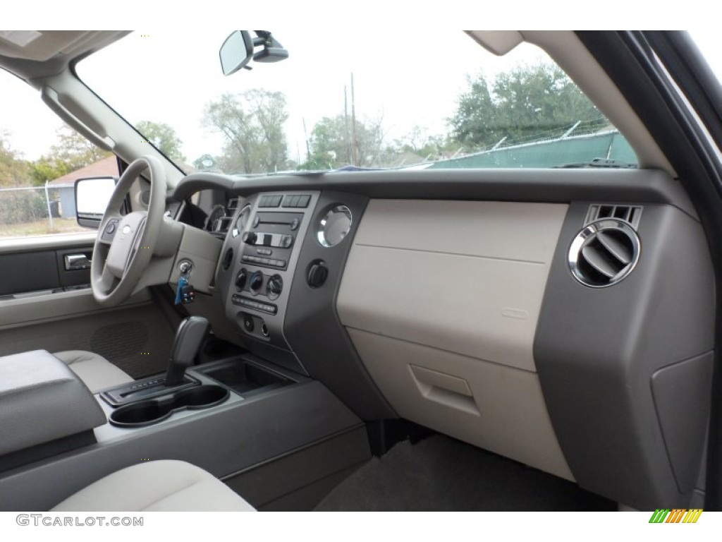 2007 Ford Expedition EL XLT Stone Dashboard Photo #60133641