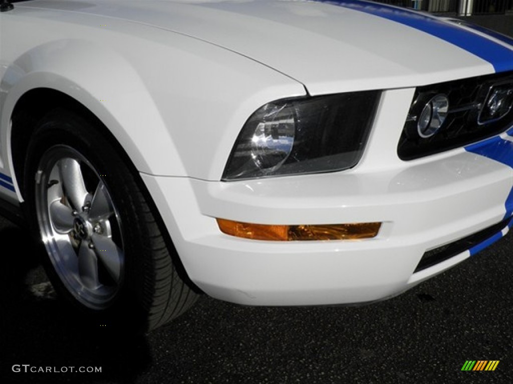 2007 Mustang V6 Premium Coupe - Performance White / Dark Charcoal photo #2