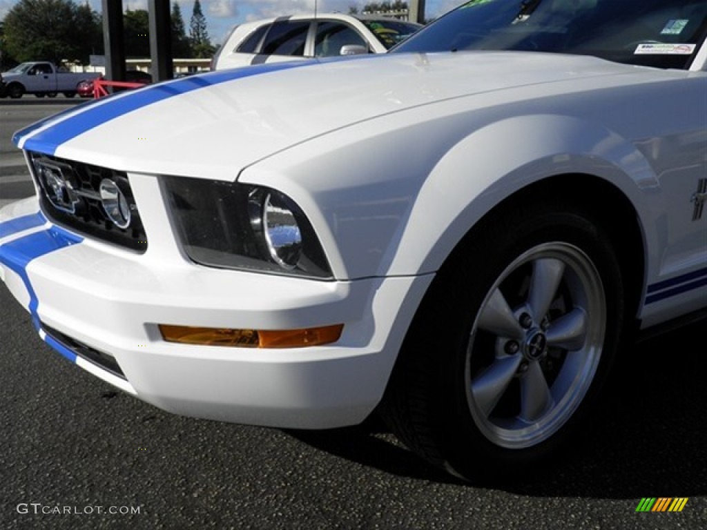 2007 Mustang V6 Premium Coupe - Performance White / Dark Charcoal photo #4