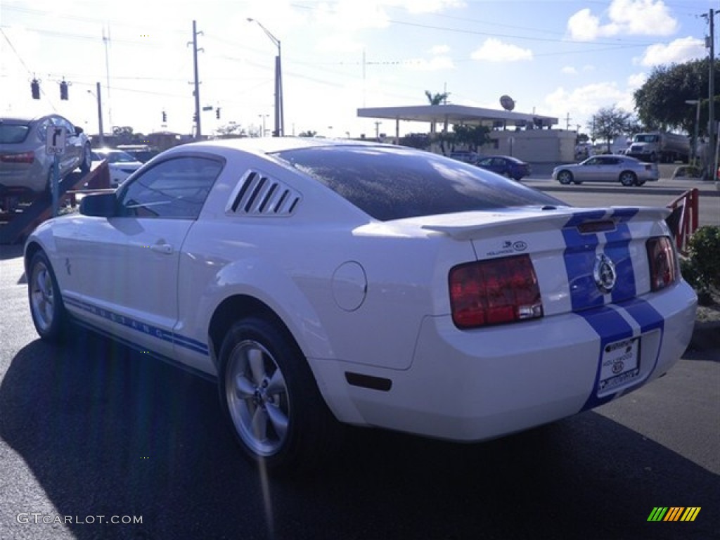 2007 Mustang V6 Premium Coupe - Performance White / Dark Charcoal photo #7