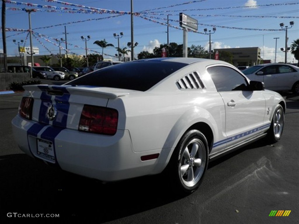 2007 Mustang V6 Premium Coupe - Performance White / Dark Charcoal photo #9