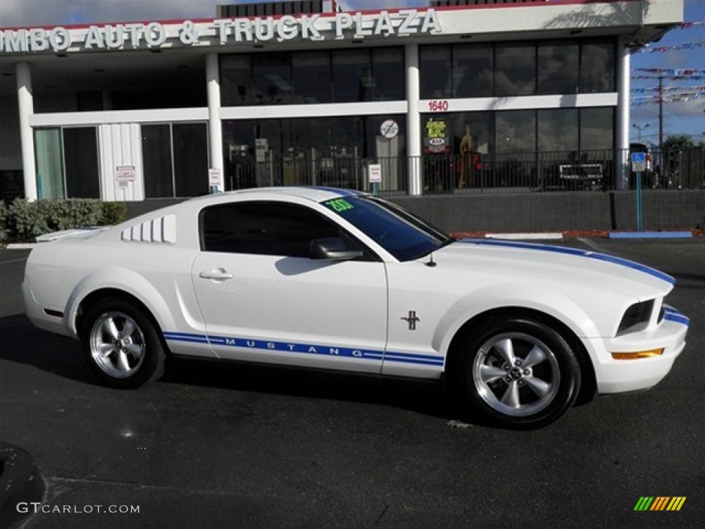 2007 Mustang V6 Premium Coupe - Performance White / Dark Charcoal photo #10