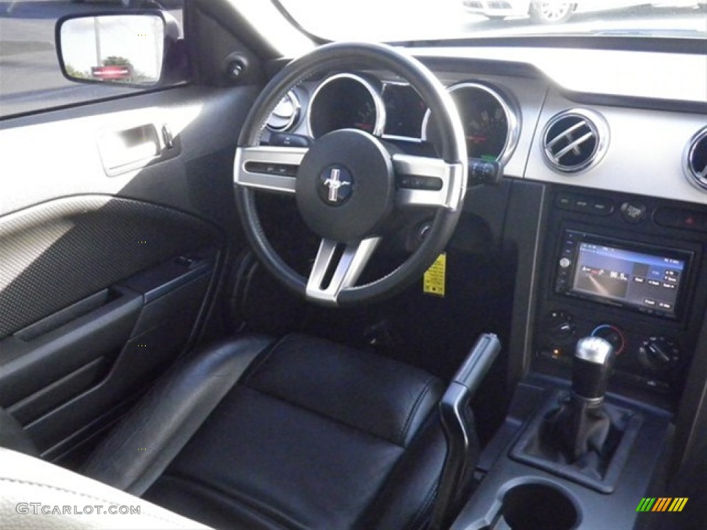 2007 Mustang V6 Premium Coupe - Performance White / Dark Charcoal photo #12