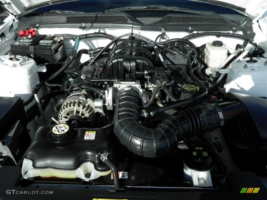 2007 Mustang V6 Premium Coupe - Performance White / Dark Charcoal photo #24