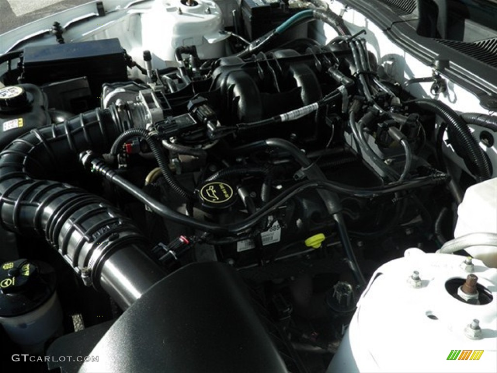 2007 Mustang V6 Premium Coupe - Performance White / Dark Charcoal photo #26