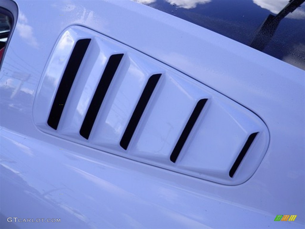 2007 Mustang V6 Premium Coupe - Performance White / Dark Charcoal photo #32