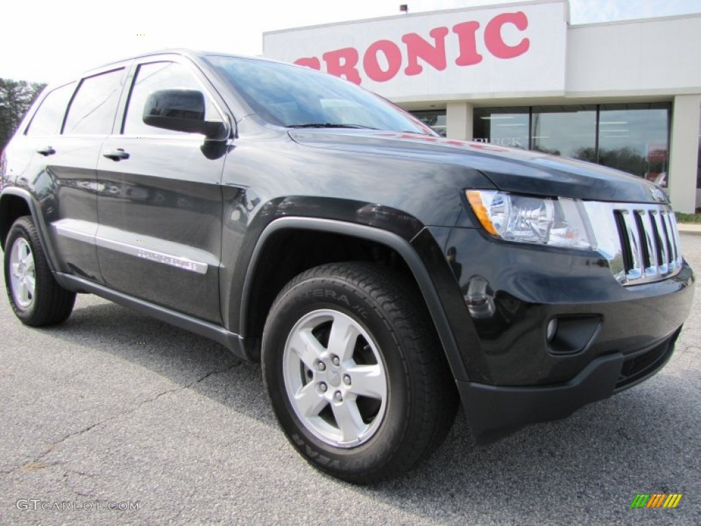 2011 Grand Cherokee Laredo X Package - Brilliant Black Crystal Pearl / Black photo #1