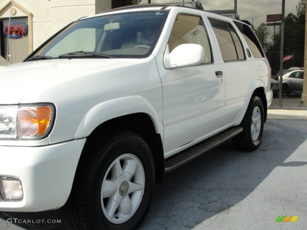 2000 Pathfinder LE - Cloud White / Parchment photo #8