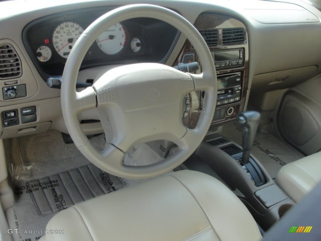 2000 Pathfinder LE - Cloud White / Parchment photo #12