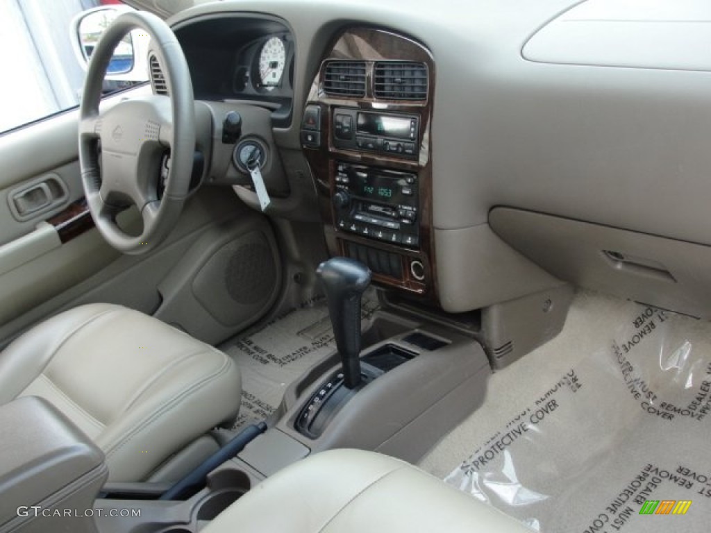 2000 Pathfinder LE - Cloud White / Parchment photo #13