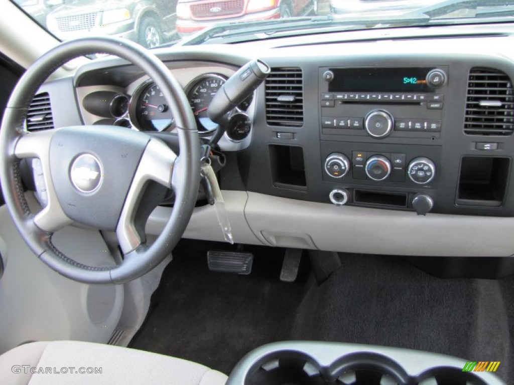 2007 Chevrolet Silverado 1500 LT Extended Cab Light Titanium/Ebony Black Dashboard Photo #60143997