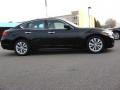 Black Obsidian - M 37 Sedan Photo No. 3