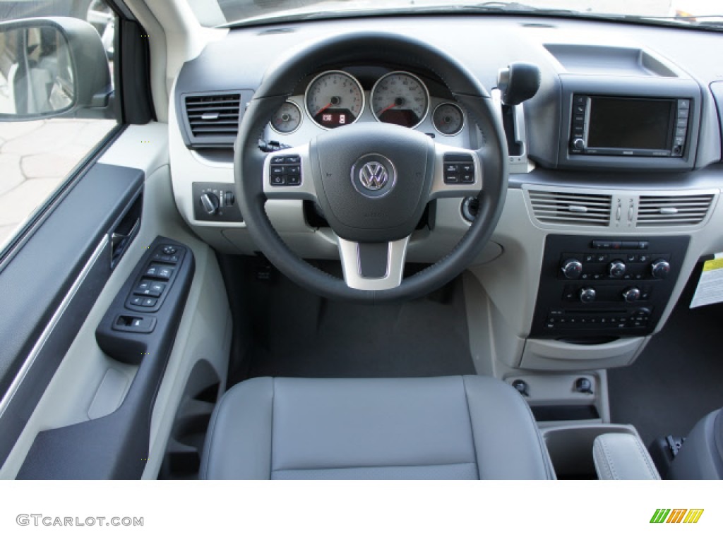 2012 Volkswagen Routan SE Aero Gray Dashboard Photo #60148047