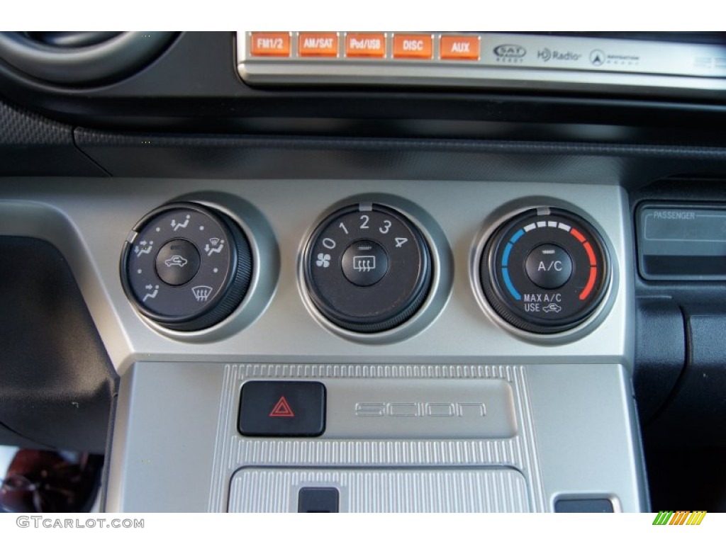 2010 Scion xB Release Series 7.0 Controls Photo #60149792